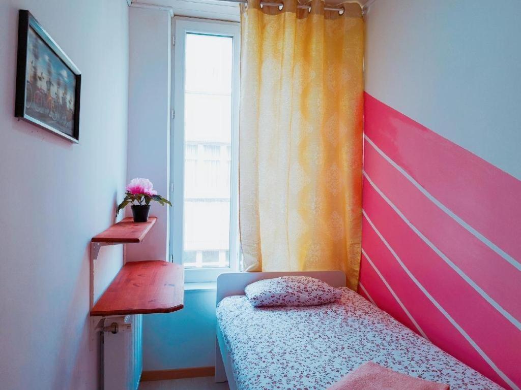 Cozy Rooms With Share The Bathroom And Kitchen บรัสเซลส์ ภายนอก รูปภาพ