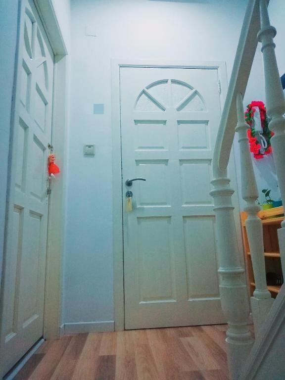 Cozy Rooms With Share The Bathroom And Kitchen บรัสเซลส์ ภายนอก รูปภาพ